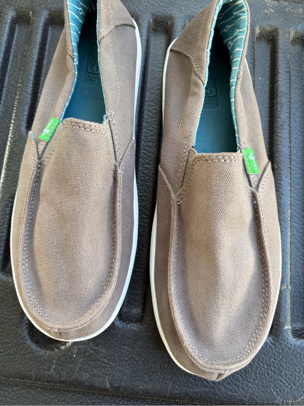 Women’s Sanuk Canvas Slip-On Loafers. Super cute. New without tags.